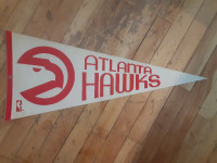 FANION DE BASKETBALL VINTAGE DE LA NBA DES ATLANTA HAWKS