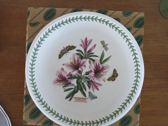 13" round vintage PORTMEIRION PLATTER, BOTANIC GARDEN, NIB in Kitchen & Dining Wares in Calgary