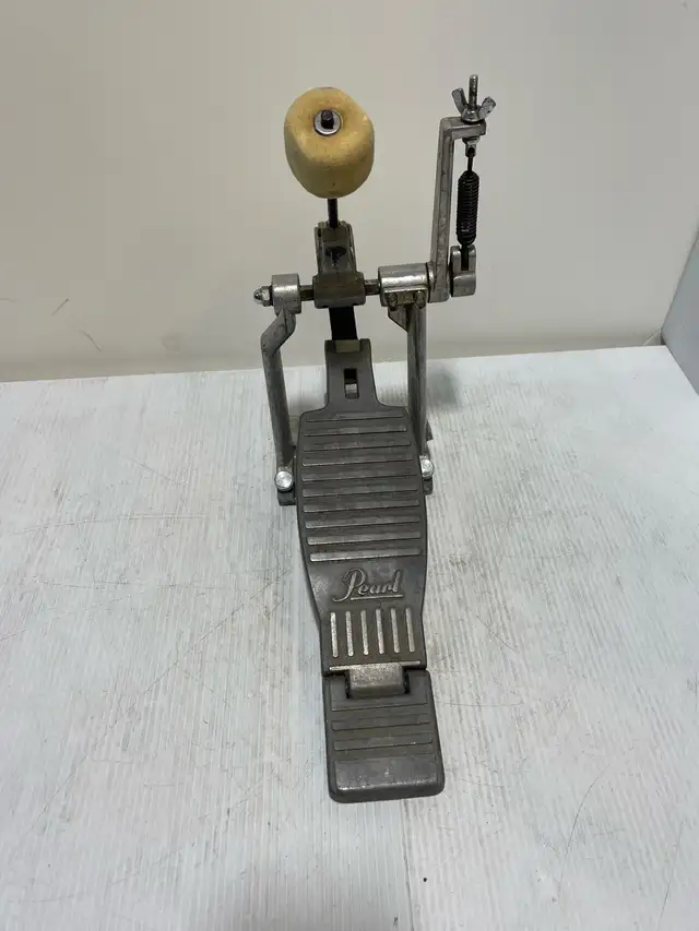 Pearl Drum Pedal in Drums & Percussion in City of Montréal - Image 6