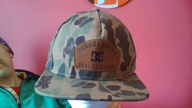 DC Cammo snap back Baseball Cap in Fishing, Camping & Outdoors in Winnipeg - Image 4
