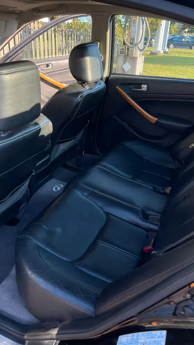 2003 Infiniti g35 in Cars & Trucks in London - Image 8