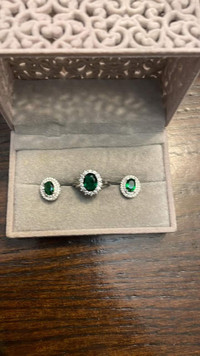 925 Sterling Silver Ring & Earrings 