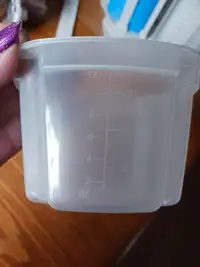 Measuring containers 