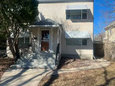 3Beds 1Bath Main Floor duplex house located at St. Boniface Area. This bright and very spacious Main...