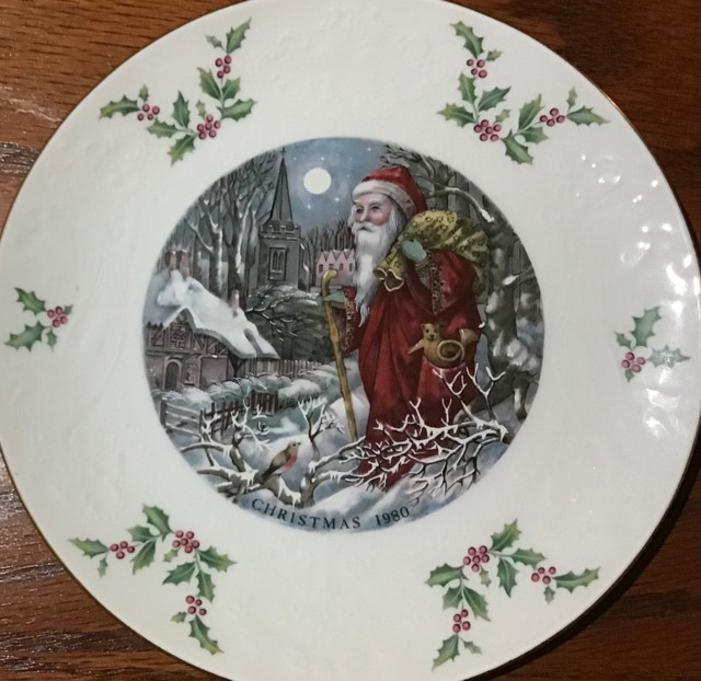 Royal Doulton Christmas Plate 4th in Series in Arts & Collectibles in Kingston
