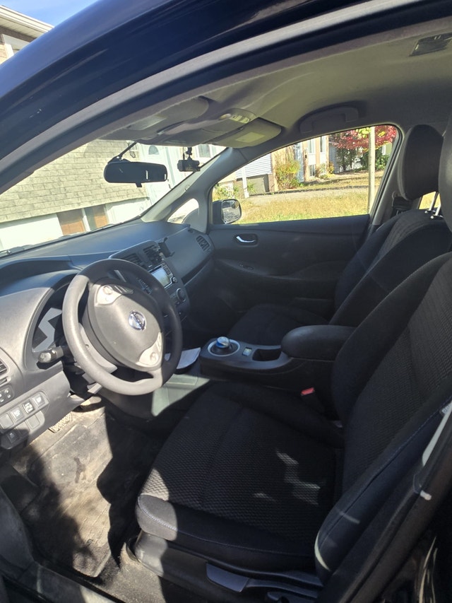 2017 Nissan LEAF S — photo 4