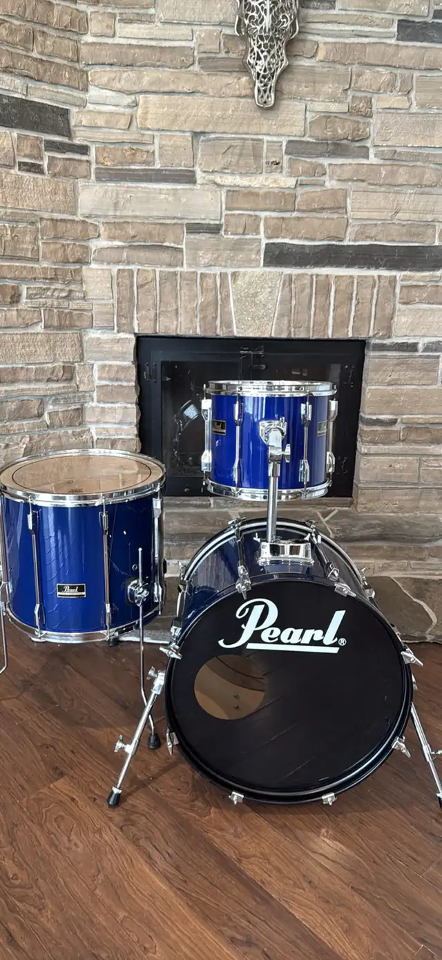 Pearl three piece shell pack **20” bass drum **Price Drop** in Drums & Percussion in Hamilton - Image 2