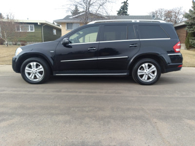 2012 Mercedes GL 350 bluetec Diesel well maintained runs great!