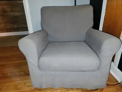 Grand fauteuil IKEA gris très propre, View more
