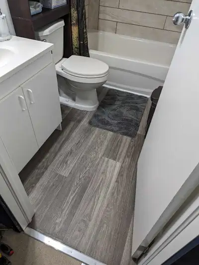 MATURE MALE LOOKING FOR BACHELOR/ 1 BEDROOM APARTMENT ASAP!