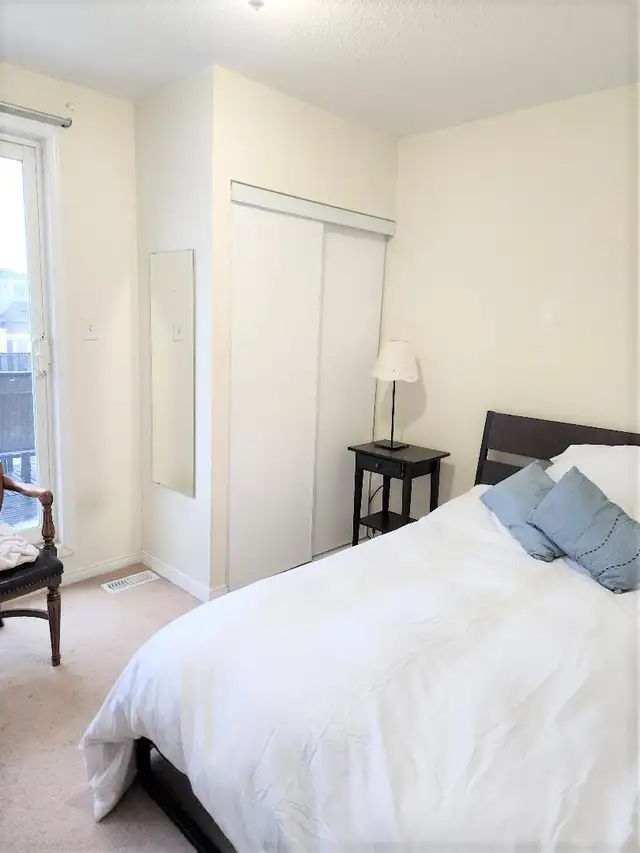 Beautiful Room for rent on 3rd floor - York U - Subway Line in Room Rentals & Roommates in City of Toronto - Image 10