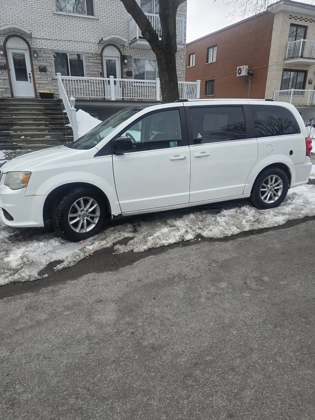 Dodge Caravan — photo 3