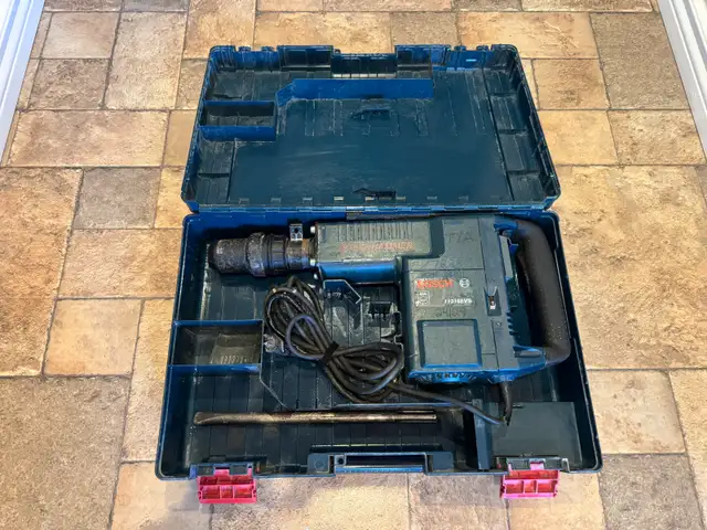 Bosch 14 Amp SDS-MAX Demolition Hammer and Case in Power Tools in Oakville / Halton Region - Image 2