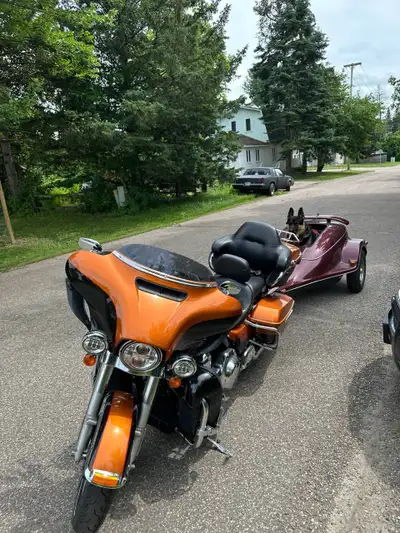 2014 Harley Ultra Limited for sale. Well maintained, great working order, new white wall tires, navi...