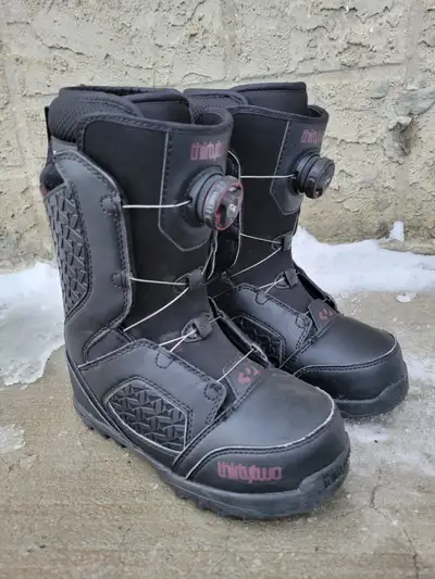 Thirty two size 5.5 Snowboard Boots with BOA lacing system, View more