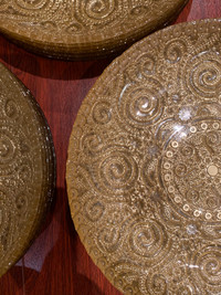 Set of 16 gold etched side plates
