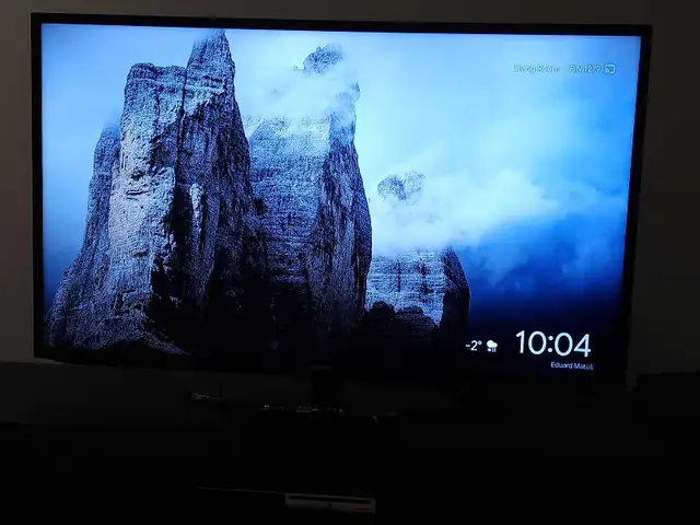 Samsung 50-inch Full HD Smart TV – Excellent Condition! in TVs in Ottawa - Image 9