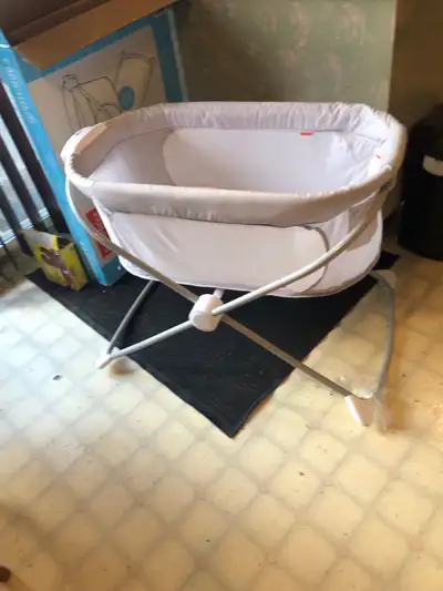 accessoire de bébé ( chaise,matelas,poussette,berceau, View more