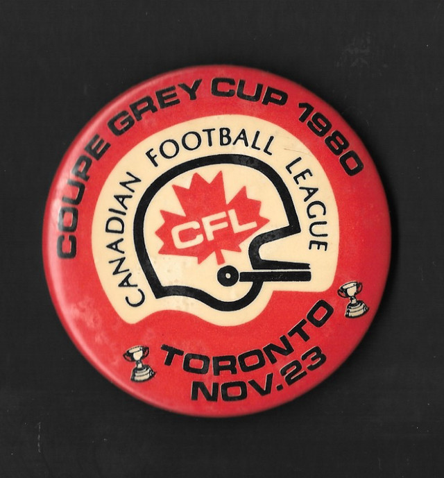 Sport Football - Macaron 7.5 cm Canadian Football Coupe Grey dans Art et objets de collection  à Ville de Québec
