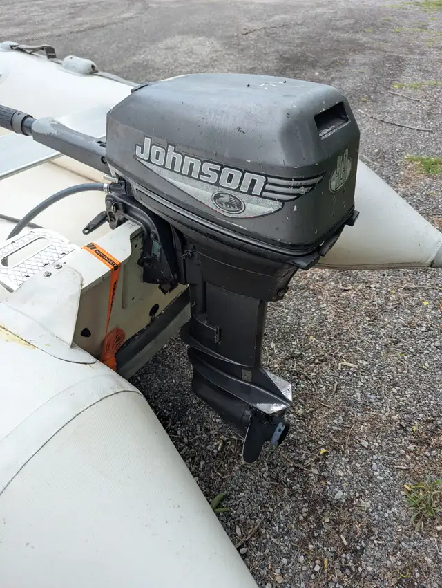 Zodiac YL 310 Inflatable Boat / Dinghy in Powerboats & Motorboats in London - Image 5