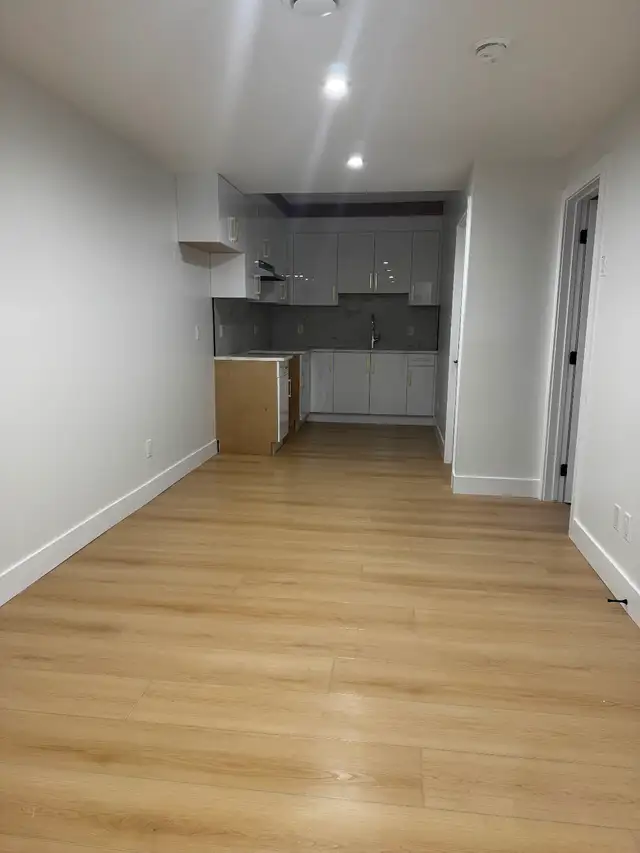 2 Bedroom Basement Suite in Crystal Creek