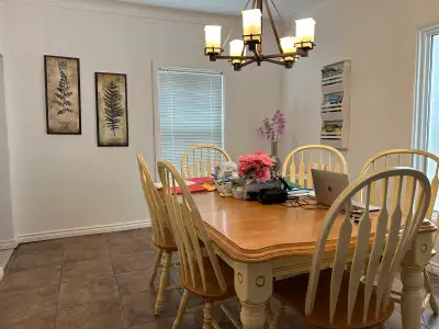 3BED 1BATH  -between DT and UNI -quiet dead end street.