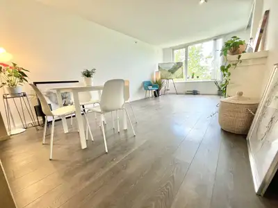 Oasis in heart of city! 1 BR+Den+views (Lougheed mall/Skytrain)