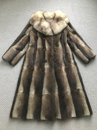 Women's Muskrat  Fur Coat size medium