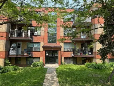 Parklawn & Queensway, 1 month FREE, 1 park included, 2 bedroom