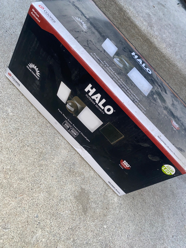 (BRAND NEW)  Halo All-Pro 180° Bronze Solar Motion Activated  in Outdoor Lighting in Mississauga / Peel Region - Image 2