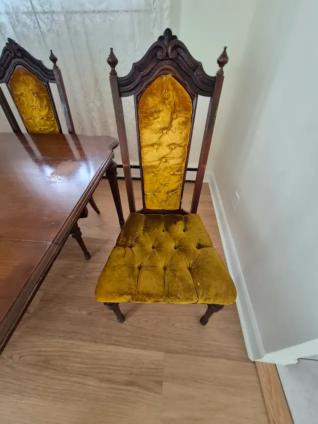 Dining Room Set - FREE in Dining Tables & Sets in Mississauga / Peel Region - Image 8