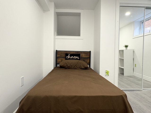 Private Room Near University of Toronto Scarborough / Centennial in Room Rentals & Roommates in City of Toronto - Image 3