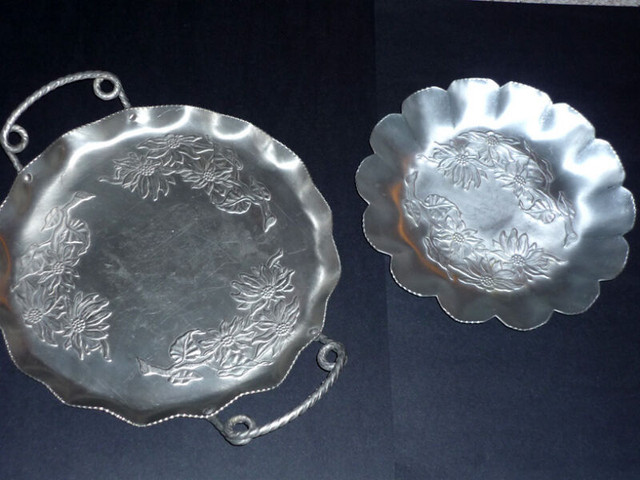 Kitchen Items : Salt/Pepper:Trays:Glasses:Bag Holder:Dishes in Kitchen & Dining Wares in Cambridge
