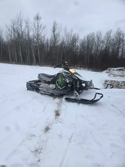 2007 Yamaha Phazer 500 Mountain lite 144" 2" paddles Sharp looking sled with lots of power for the t...
