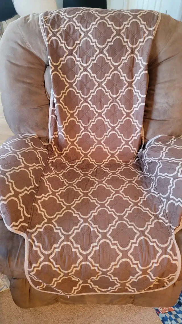 Recliners, Excellent in condition fully operated.