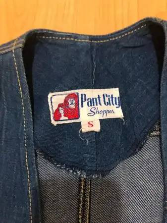 Vintage Ladies blue Jean vest Small $20, by Pant City Shopper in Arts & Collectibles in City of Toronto - Image 2