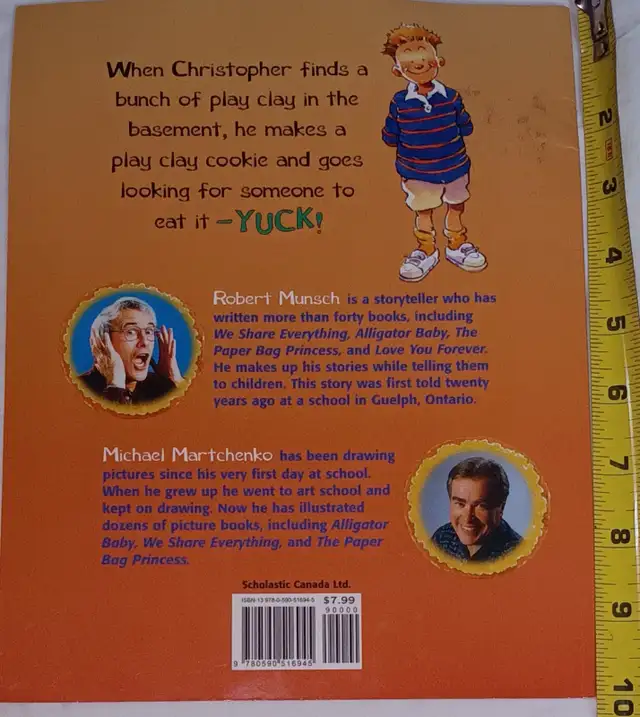 MMM, Cookies Robert Munsch Large Book in Children & Young Adult in London - Image 3
