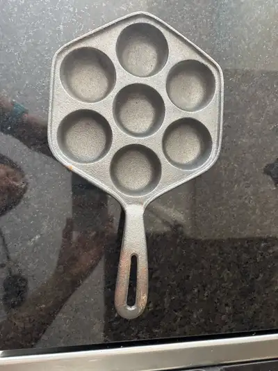 Cast Iron Danish Æbleskiver pan, View more