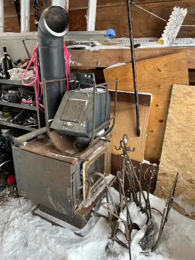 wood stove used $500 located in Tottenham