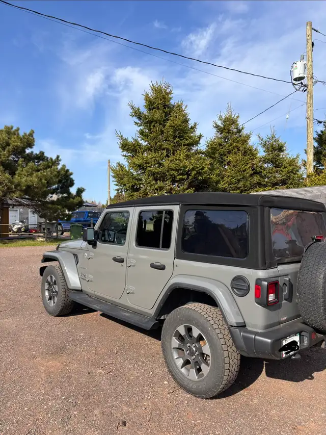 2021 Wrangler Sahara 