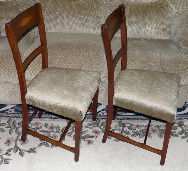 Pair Antique Mahogany Side Chairs.  And Victorian Settee. in Home Décor & Accents in Kingston - Image 2