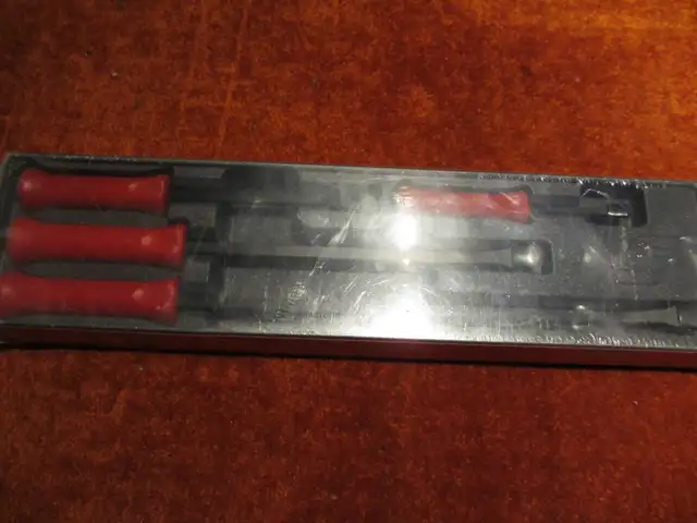 Snap-On- 4-Piece Striking Pry-bar set in Hand Tools in Kitchener / Waterloo - Image 4