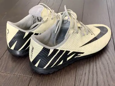 Nike Mercurial Vapor 15 Club Soccershoes, View more