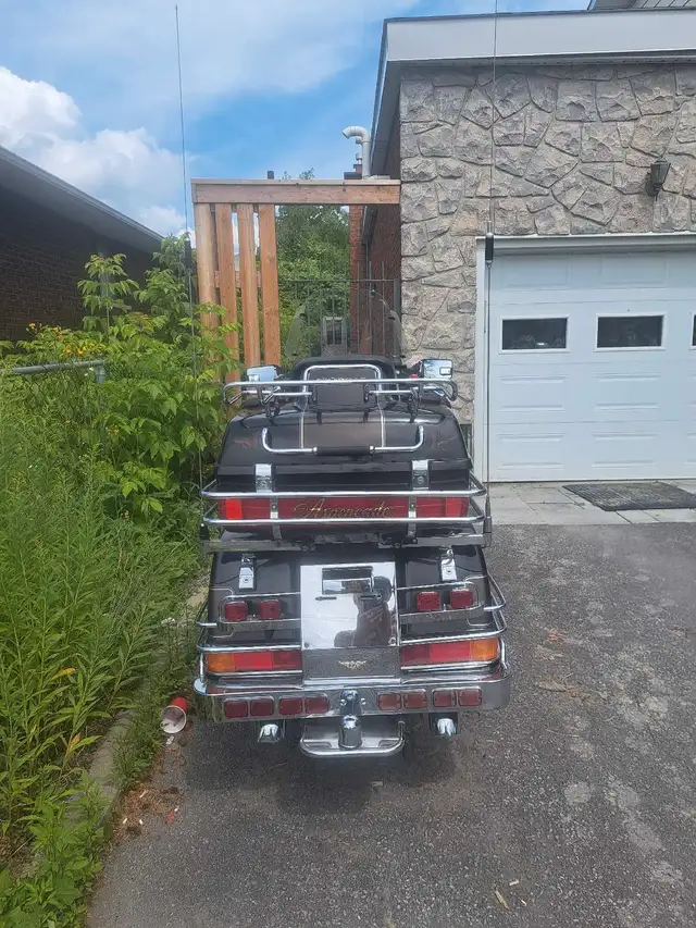 1984 Honda goldwing aspencade in Touring in Ottawa - Image 11