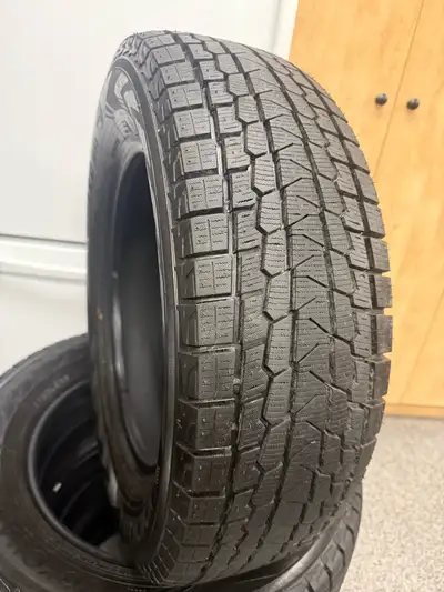 215/65/17 Yokohama Hiver Ice Guard IG53, View more