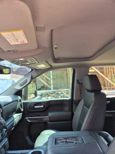 2022 chevrolet silverado 2500 for sale 13000 km diesel great truck very clean and well looked after...