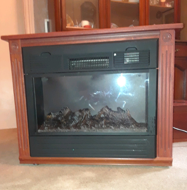 Heat Surge brand electric fireplace / heater in Home Décor & Accents in Kingston - Image 2