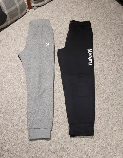 2 Pantalons Hurley  (taille M/10), View more