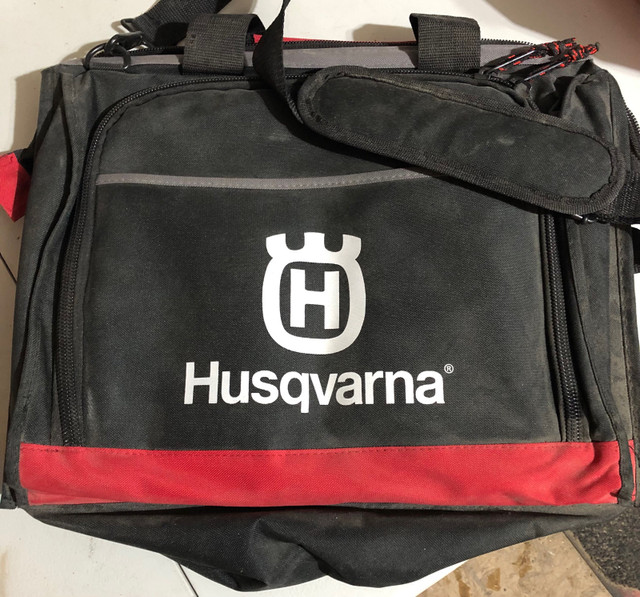 Husqvarna Soft Tool Bag  Pockets Full Zip Shoulder Strap  in Tool Storage & Benches in North Bay