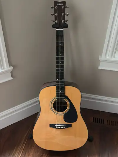 Yamaha FD01 Acoustic Guitar - Solid Spruce Top - Good Condition, View more